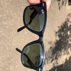 Unisex Rayban Wayfarers item# RB2140 901 50-22